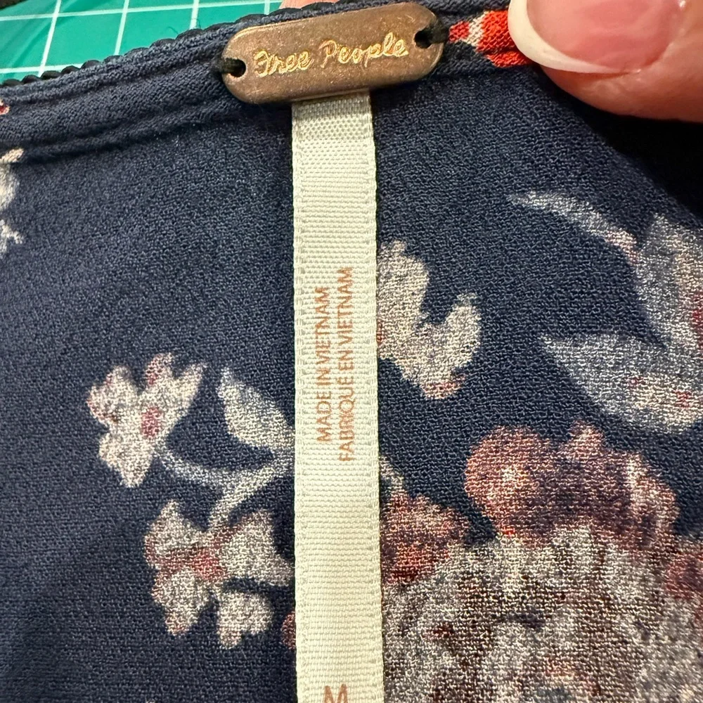 Free People Navy Floral Tie Front Peplum Blouse Boho Top Size M - Picture 3 of 9